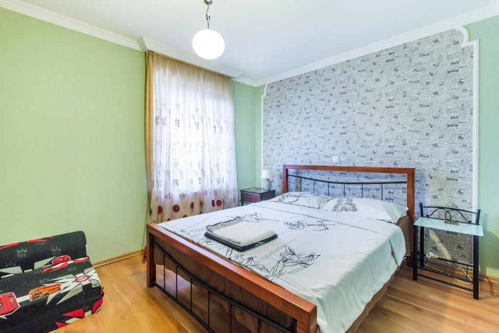 Alex's Guest House room 1